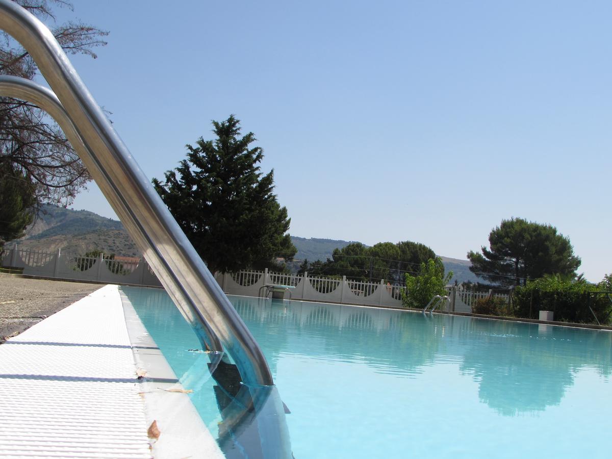 Hotel Diamante Ferrandina Bagian luar foto